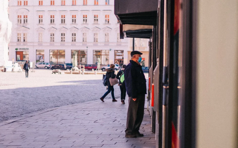 V kraji přibylo od sobotního večera 37 případů nákazy koronavirem