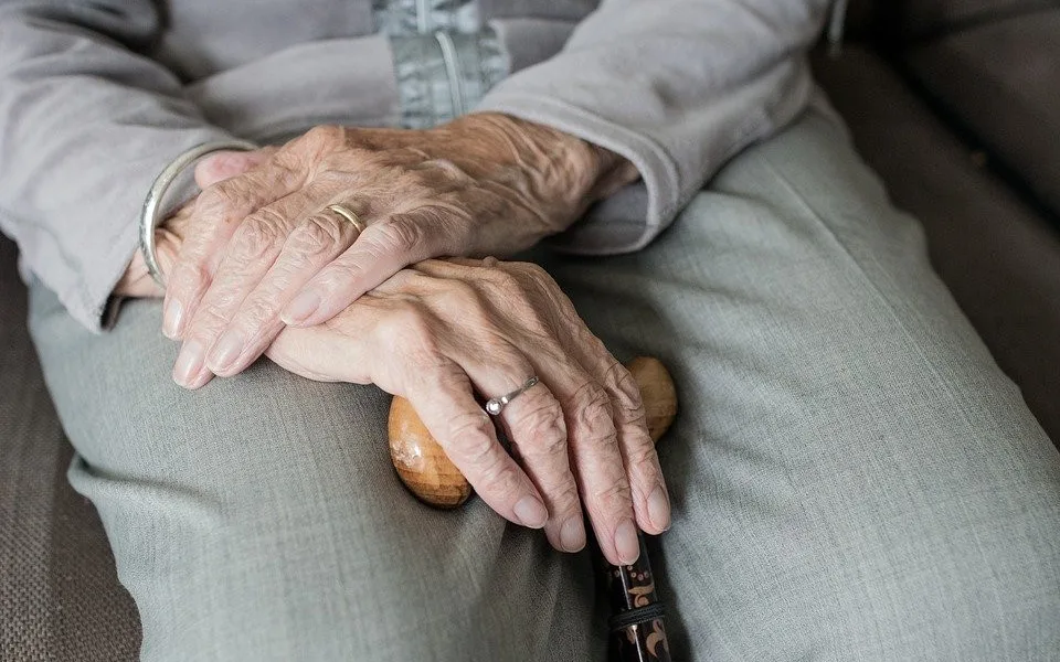 hand-3666974_960_720