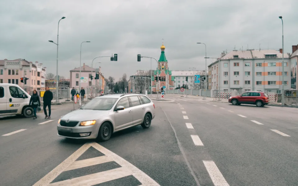 Nejbezpečnější silnice mezi krajskými městy měla loni Olomouc