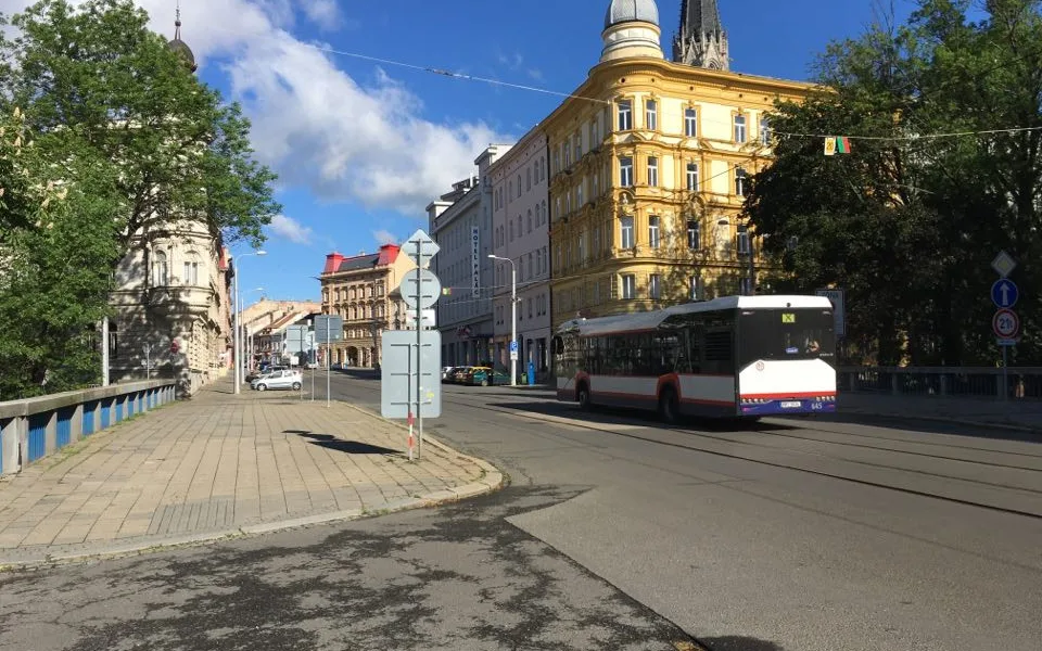 V pondělí se stavět nezačalo. Plánovaná uzavírka třídy 1. máje se odkládá