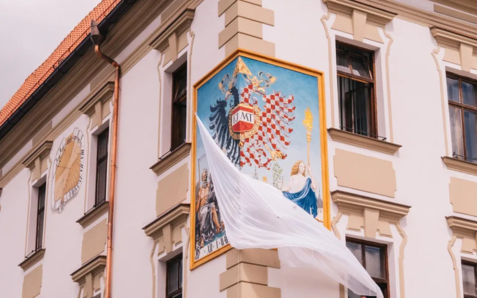 FOTO: Olomouckou radnici zdobí nové sluneční hodiny
