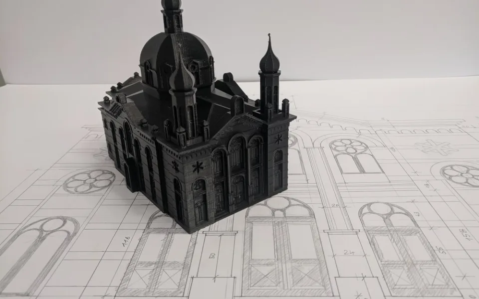 Bývalá olomoucká synagoga bude mít svůj památník v podobě bronzového modelu. Bude stát na Palachově náměstí