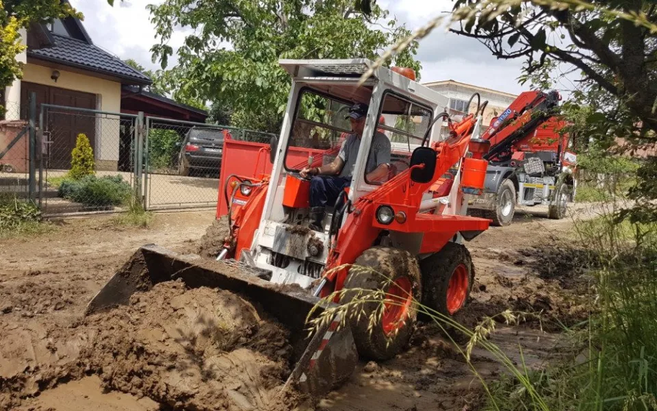 Povodeň zasáhla přes polovinu vesnice. Odhad škod je 500 milionů korun