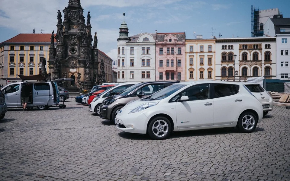 FOTO: Sraz elektromobilů se letos konal už popáté. Primátor na něm představil nový vůz