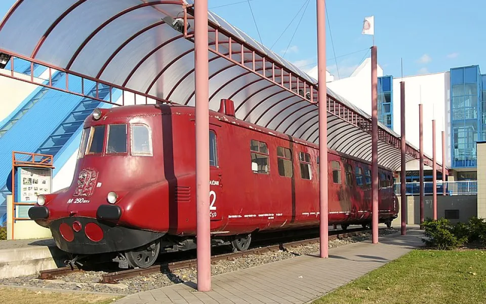 Na trať z Přerova do Hranic vyjela nově nalakovaná legendární Slovenská strela