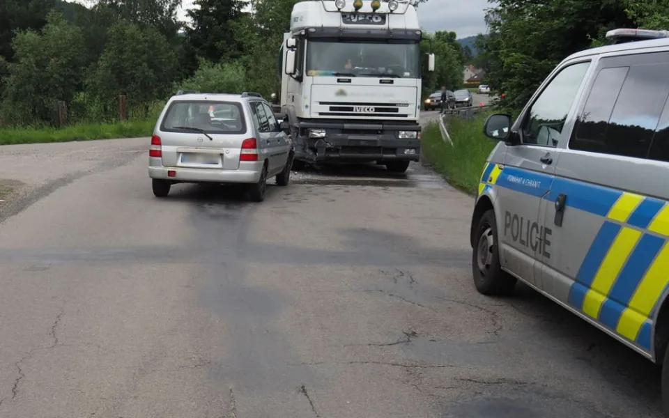 Nedával pozor na řízení, během chvilky nepozornosti došlo ke srážce