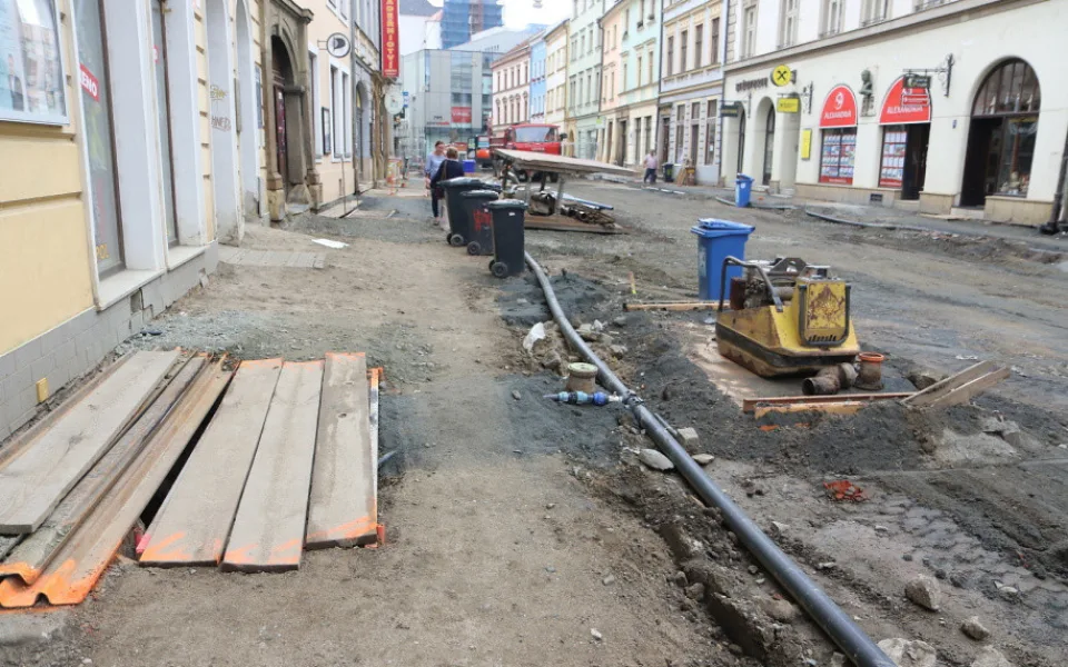 Celková rekonstrukce ulice 8. května pokračuje podle plánu. Do konce roku bude hotovo