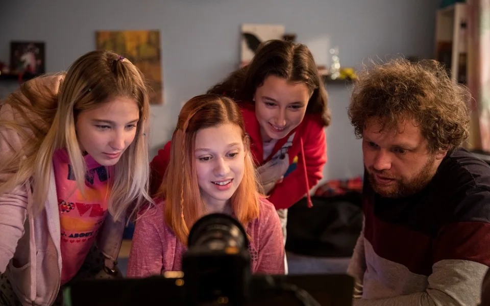 Hlavní protagonistky filmu s režisérem Vítem Klusákem