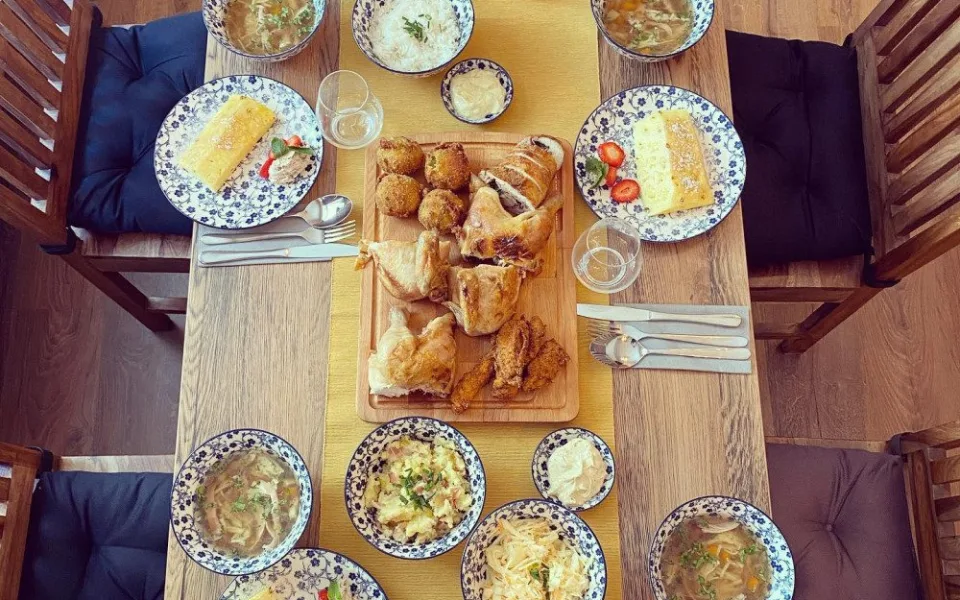 Nejlepší kuře ve městě? Olomoucké bistro U Ptáka si oblíbil i gastronadšenec Lukáš Hejlík
