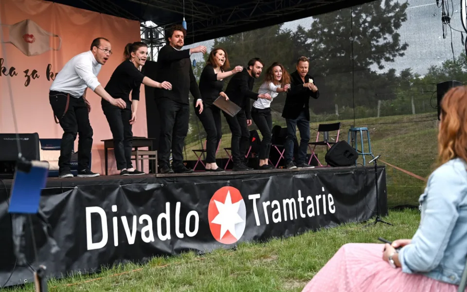 Představení Láska za koronu