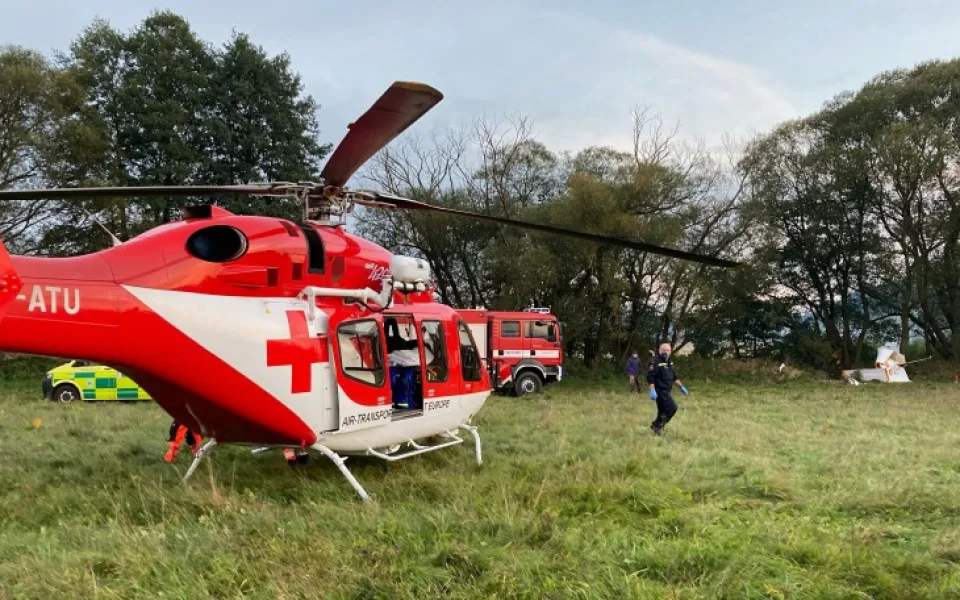 Na letišti v Novém Malíně se zřítil ultralight. Pilot se zranil