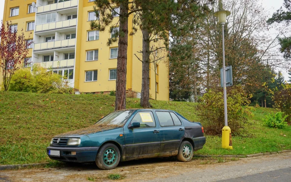 Ze Zábřehu mizí z ulic odstavené vraky