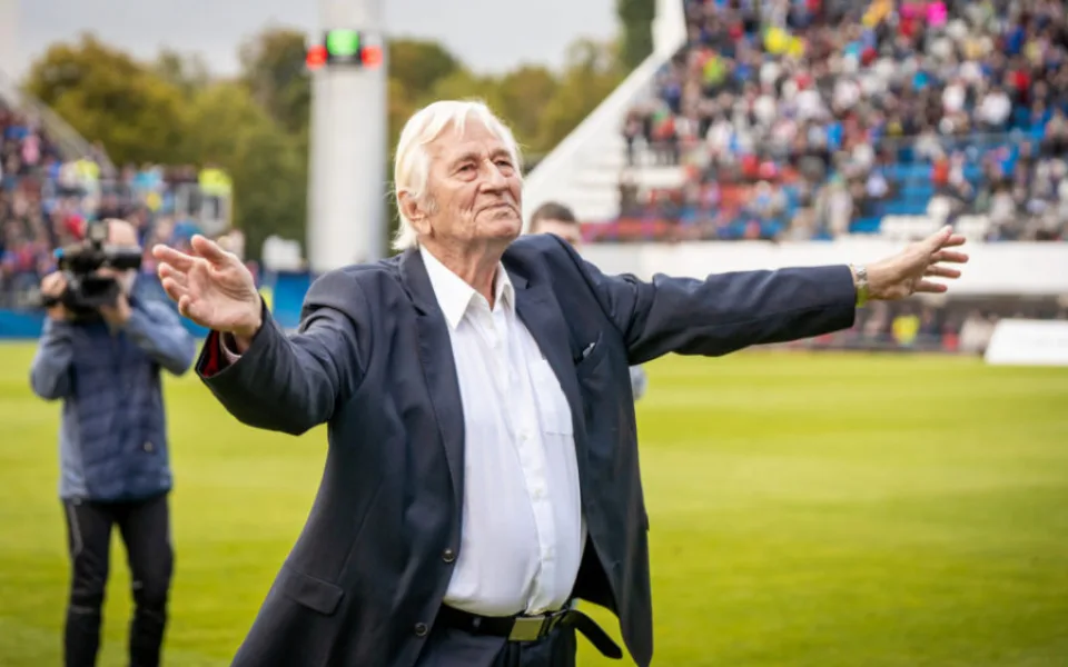 Legenda olomouckého i českého fotbalu Karel Brückner slaví 81. narozeniny
