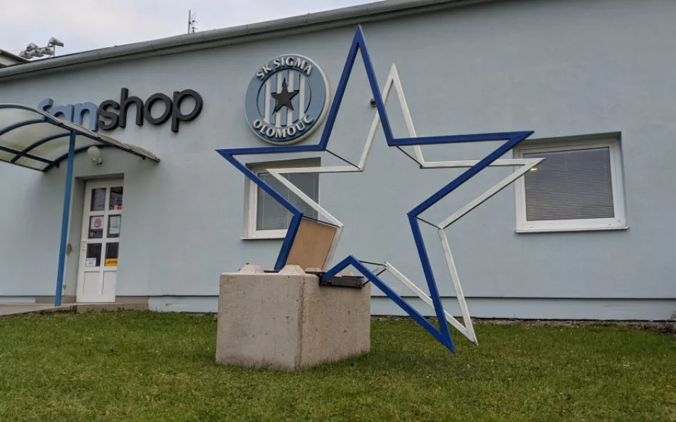 Čtvrtá hvězda u Androva stadionu