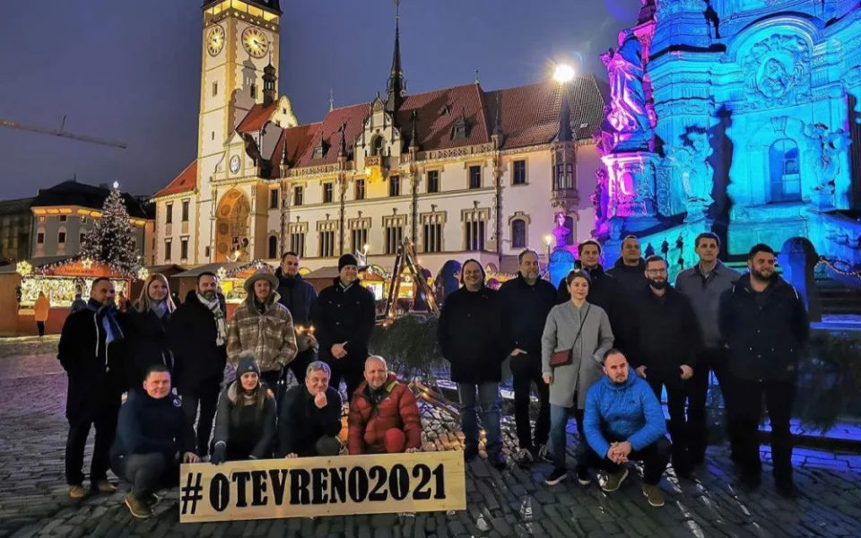VIDEO: Olomoučtí restauratéři a šéfkuchaři na náměstí poděkovali svým hostům za podporu