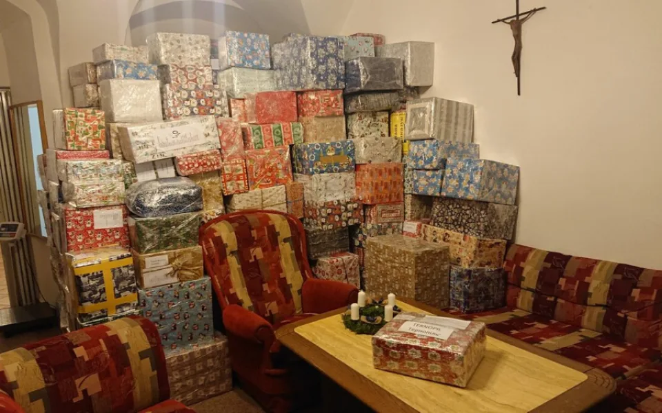 Na Ukrajinu míří tuna dárků, poprvé bez doprovodu charity