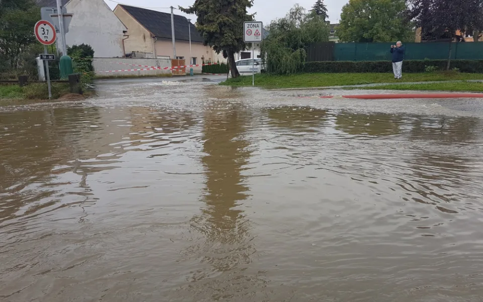 Záplavy v Brodku u Přerova stále nemají viníka. Vyšetřování potrvá ještě měsíce