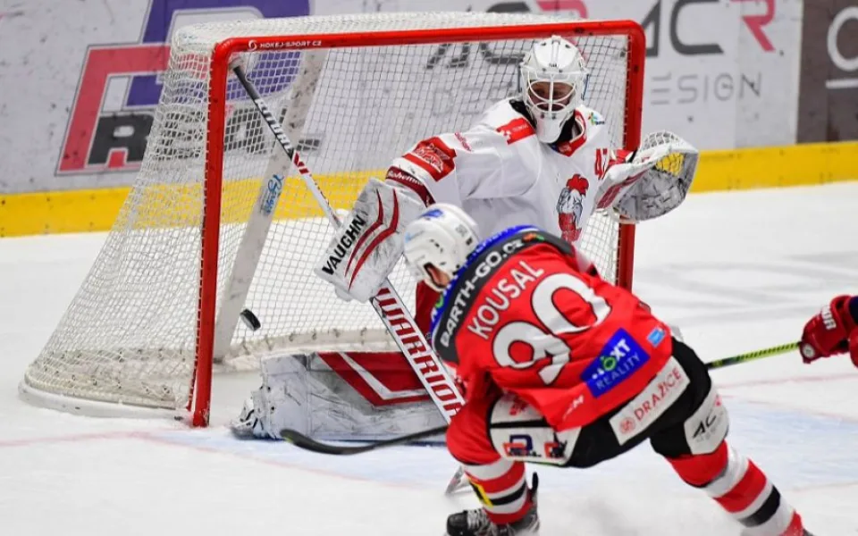 Kohouti prohráli v Pardubicích 2:3 po prodloužení a zůstávají dvanáctí