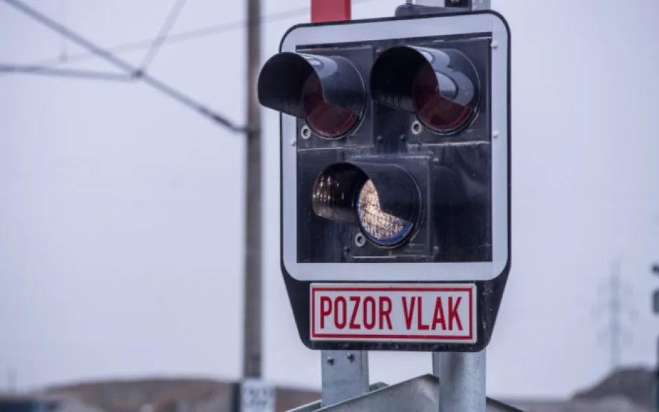 Lidi obtěžuje neopravený semafor