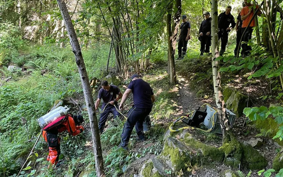 V okolí Staré Červené vody u Jeseníku pátrají složky IZS i dobrovolníci po šestadvacetiletém Lukáši Seberovi.