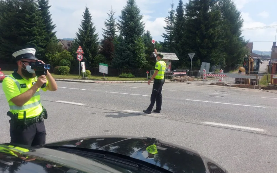 size3-16285184999122-152-ridici-az-do-patku-pozor-na-rychlost-policiste-ji-kontroluji-po-cele-zemi-mista-nejsou-predem-znama