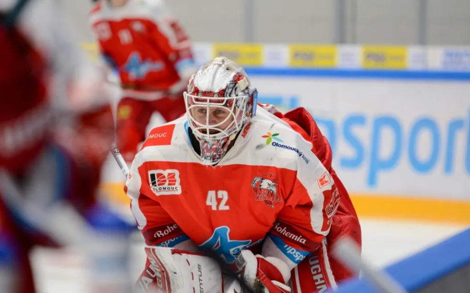 Brankářská opora Olomouce Branislav Konrád ještě neví, jak dlouho bude kvůli zranění krku mimo hru