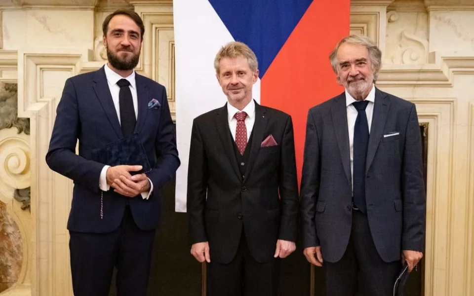 Ředitelé Muzea umění Olomouc, otec a syn Zatloukalovi, dostali Stříbrnou medaili předsedy Senátu