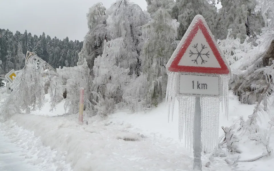 Výstava na katedře geografie Přírodovědecké fakulty Univerzity Palackého prezentuje práci meteorologů i extrémní počasí v oblasti Jeseníků