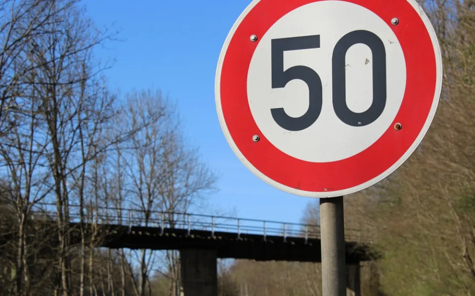 road-sign-6103011_1280