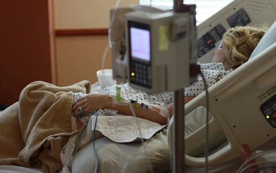 size3-16041291118859-124-hospital-840135-640