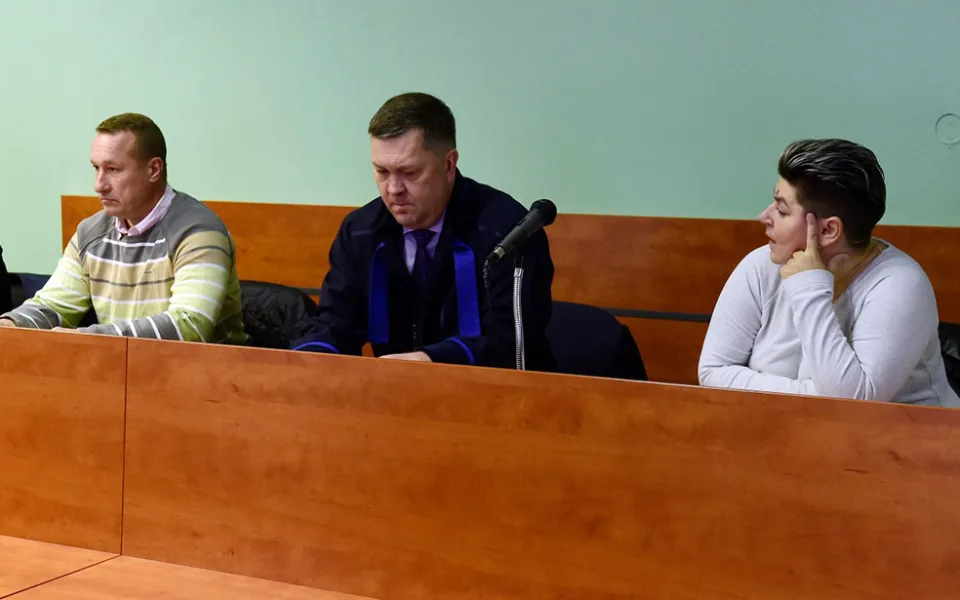 Manželé Pumprlovi u okresního soudu v Přerově v roce 2019, dnes rozsudek potvrdil krajský soud v Olomouci