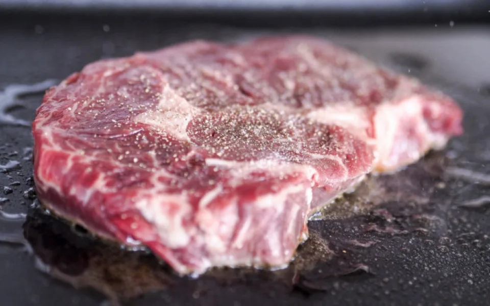 size3-15507296360824-139-steak-2568056-1920