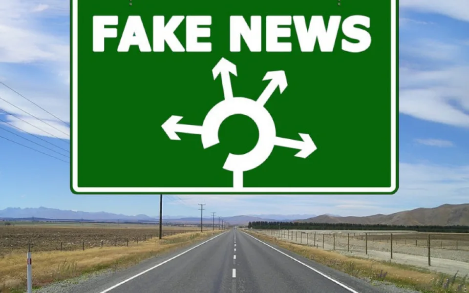 size3-16347152315406-103-fake-news-nas-nemaji-presvedcit-o-lzi-dezinformatorum-staci-kdyz-nas-znejisti