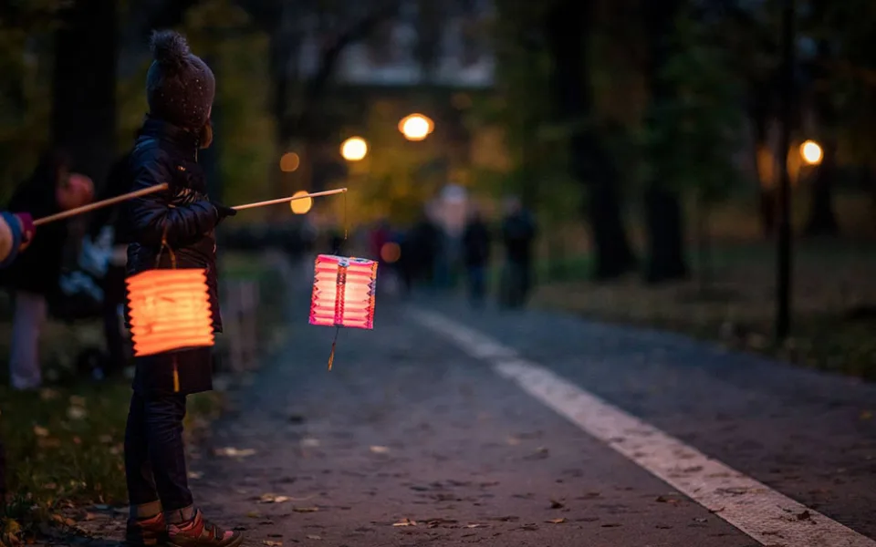 Lampionový průvod - ilustrační foto
