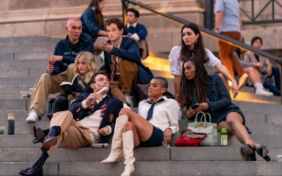 size3-16354320033075-60-gossip-girl-2021