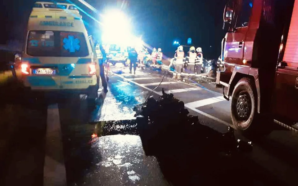 Při tragické nehodě u Nemilan přišli o život tři lidé