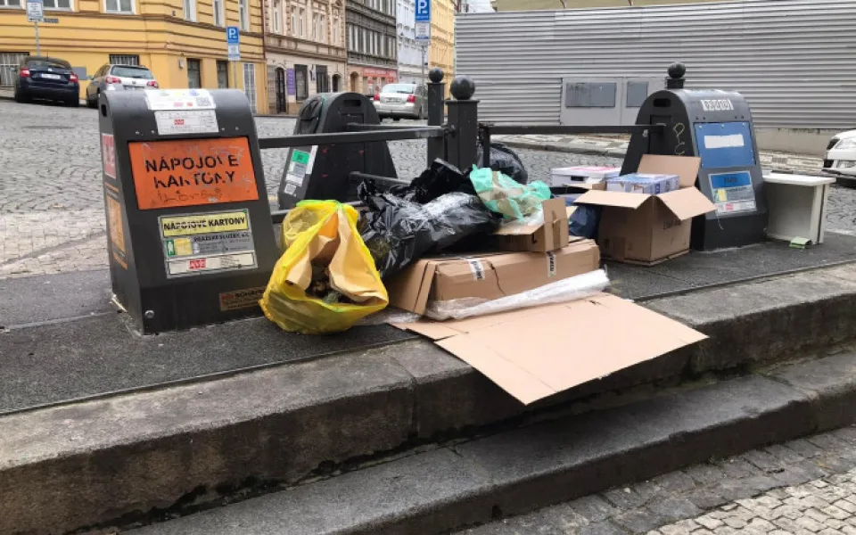 size3-16372354703201-2-jak-mesta-bojuji-s-preplnenymi-kontejnery-lide-mohou-problem-hlasit-pres-aplikace-pro-dlouhodobou-zm