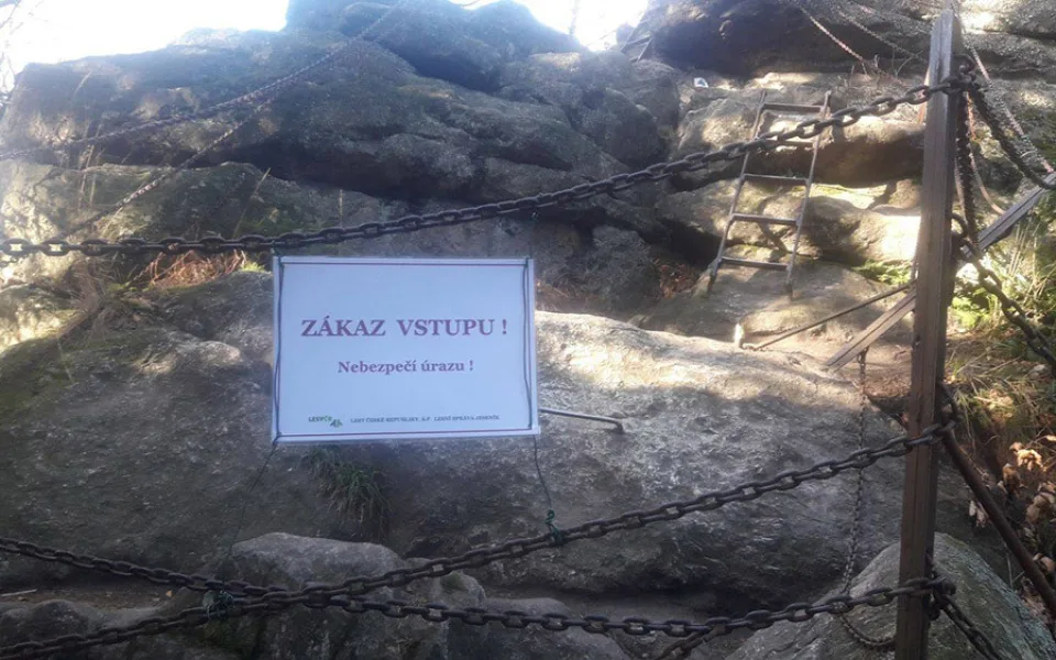 Výstup na Čertovy kameny je na zatím neurčitou dobu uzavřen