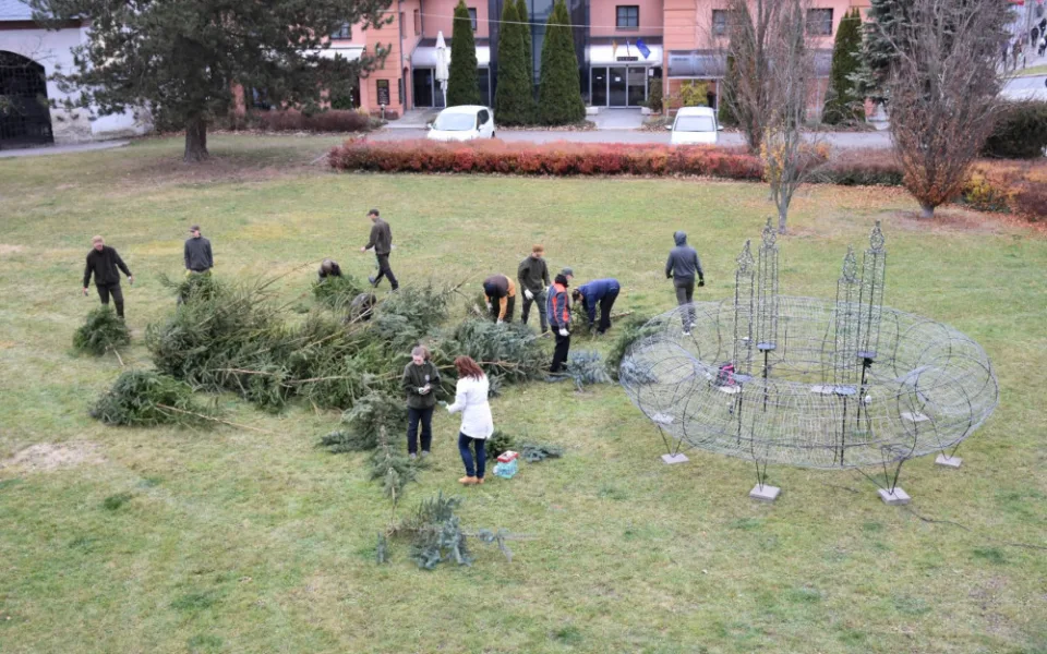 Hranice v neděli před zámkem rozsvítí obří adventní věnec