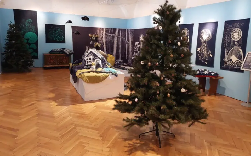 Expozice Modrobílé Vánoce ve Vlastivědném muzeu Olomouc