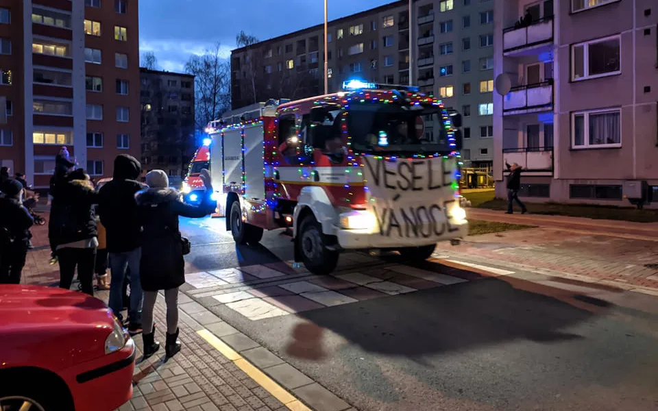 Předvánoční jízda dobrovolných hasičů v Přerově