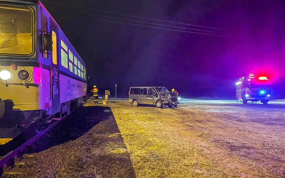 Dopravní nehoda vlaku a dodávky u Odrlic nedaleko Litovle
