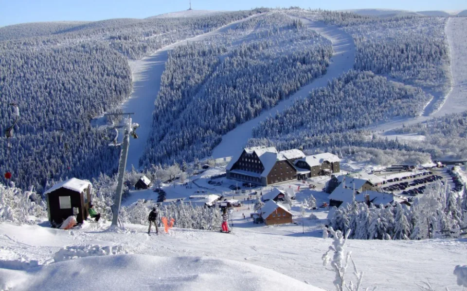 size4-16330279100876-124-na-cervenohorskem-sedle-stavi-novou-lanovku-otevrit-by-se-mela-na-sezonu