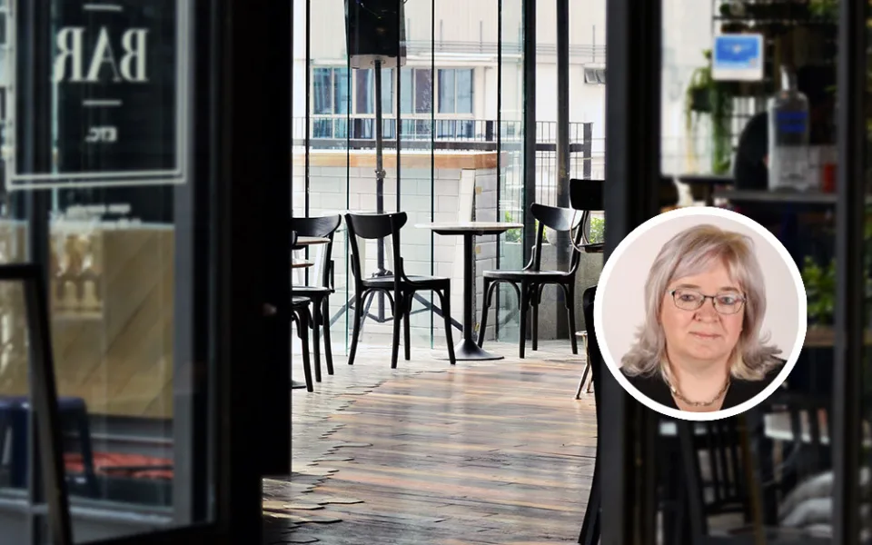 Soud zrušil zákaz vstupu neočkovaných do restaurací. Bylo to ostudné, říká právnička Jana Zwyrtek Hamplová