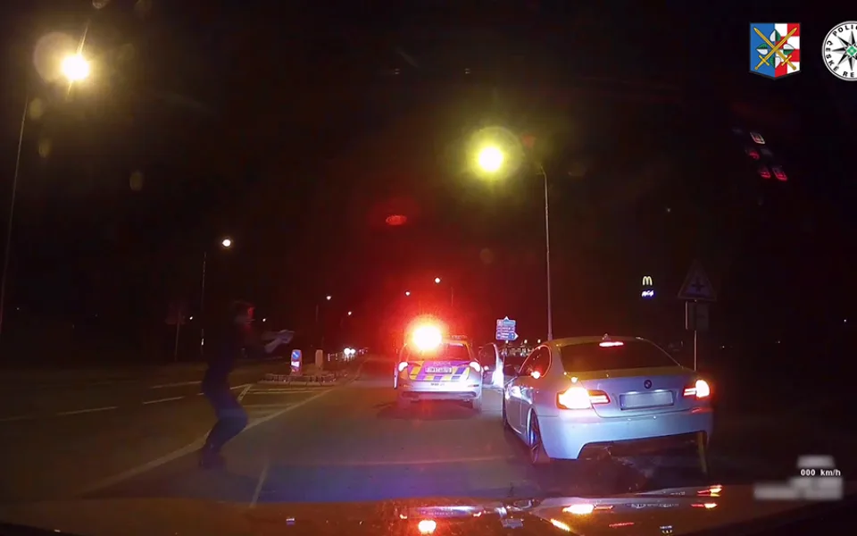 Policisté dostihli ujíždějícího řidiče nedaleko Litovle