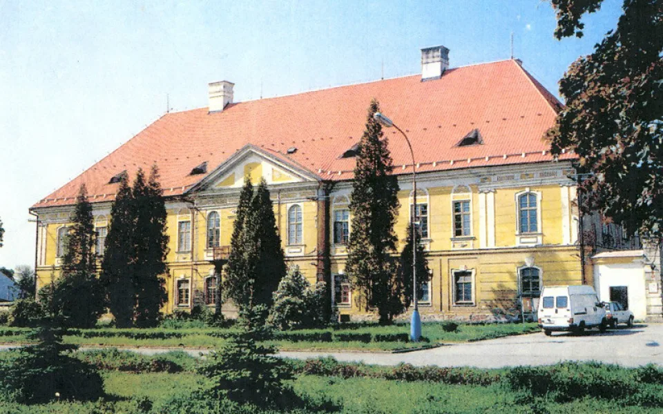 HISTORIE: Pozoruhodné fresky na zámku v Žerotíně zničily saze. Zachovaly se jen fragmenty