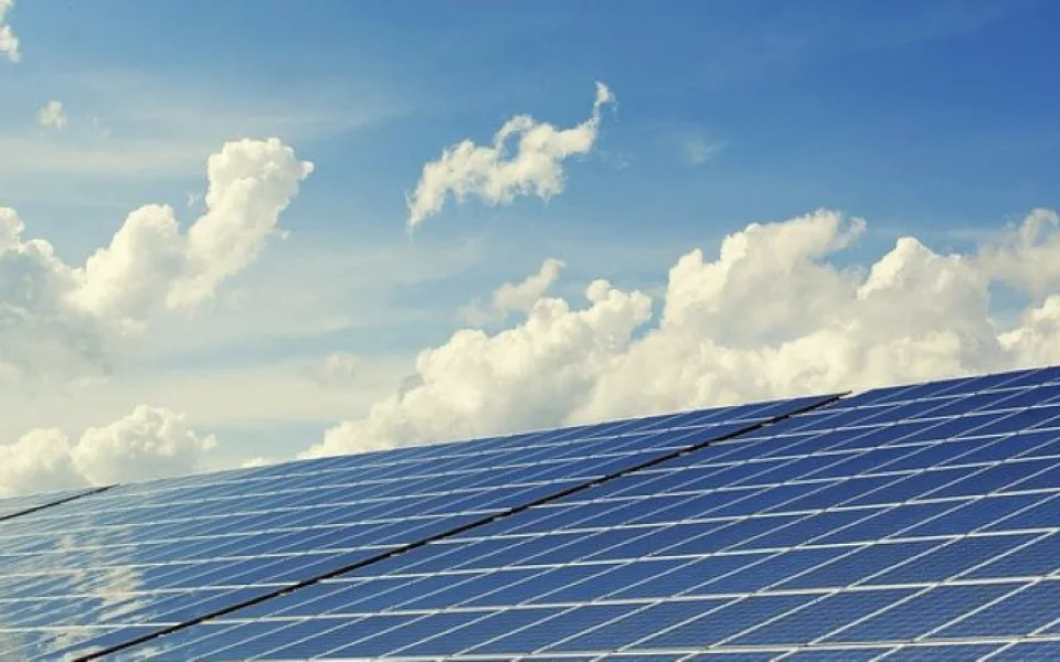 size3-15678035609144-103-photovoltaic-2138992-640