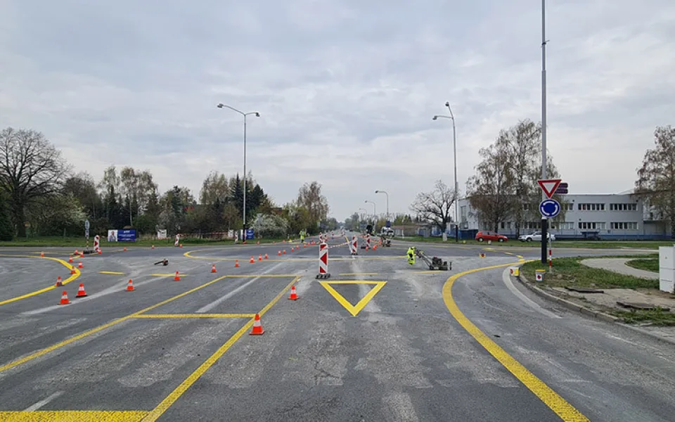 Nová kruhová křižovatka umožní bezpečnější průjezd křížením ulic Tovární, Durychova a Generála Štefánika