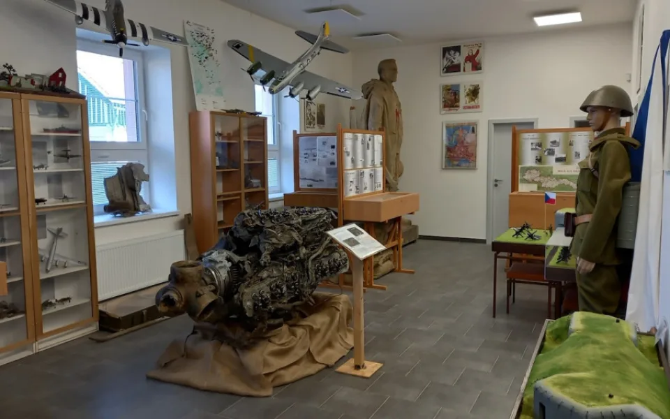 V České Vsi se otevřelo válečné muzeum, zázemí má v bývalé zbrojnici