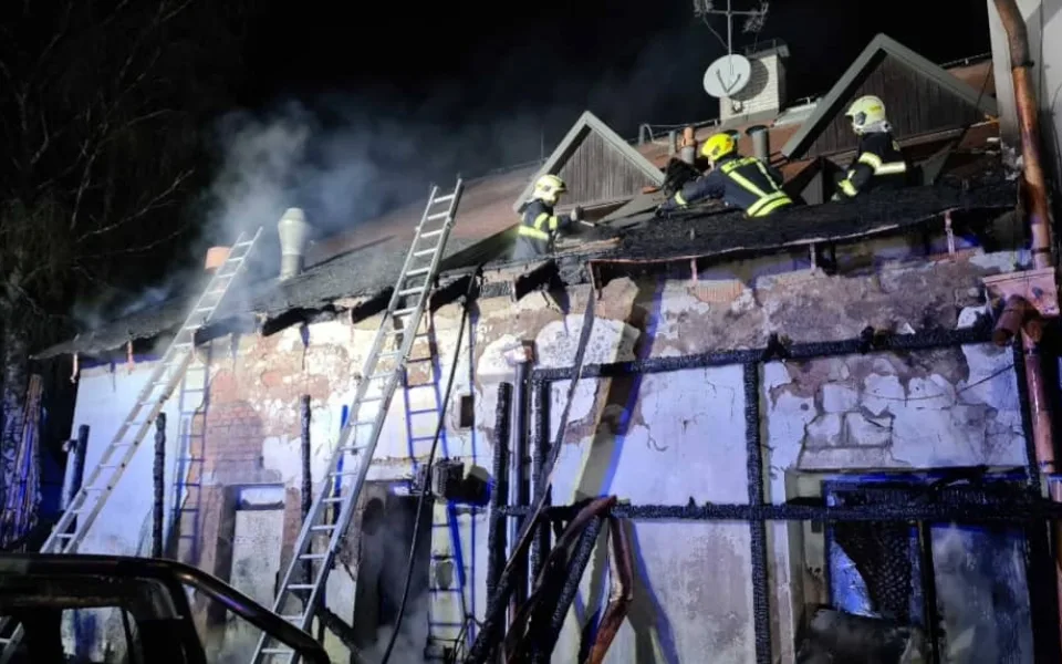 Ve Velkém Újezdu hořel penzion. Škody dosáhnou až 1 milionu